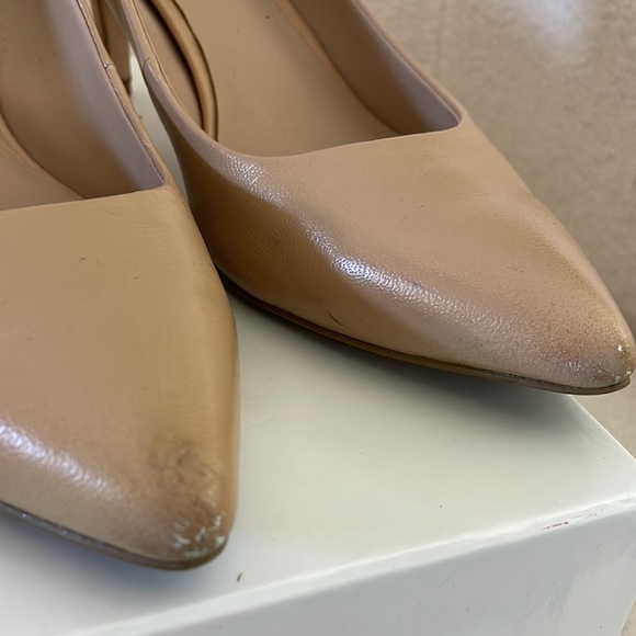 Used 💯 leather nude pumps from Neiman Marcus. - Picture 7 of 8